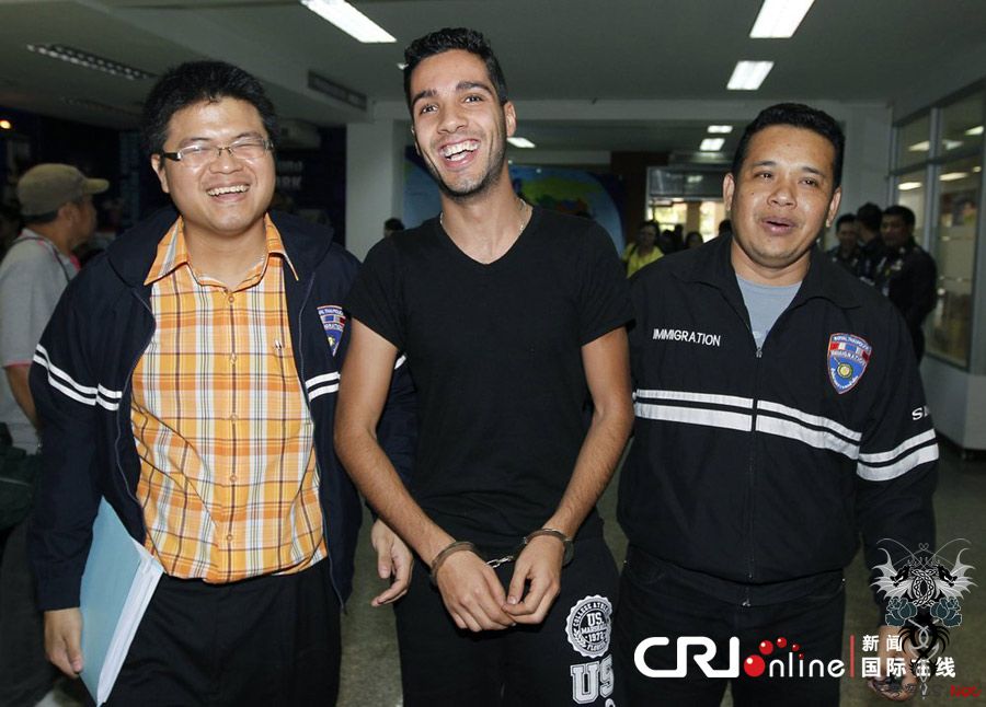 FBI“十大通缉犯”之一泰国落网 24岁黑客大盗笑容满面(高清组图)