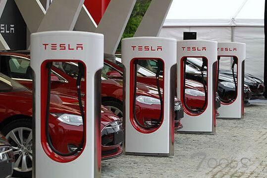 特斯拉家用充电优势降低扩建成本 黑客难购Model S