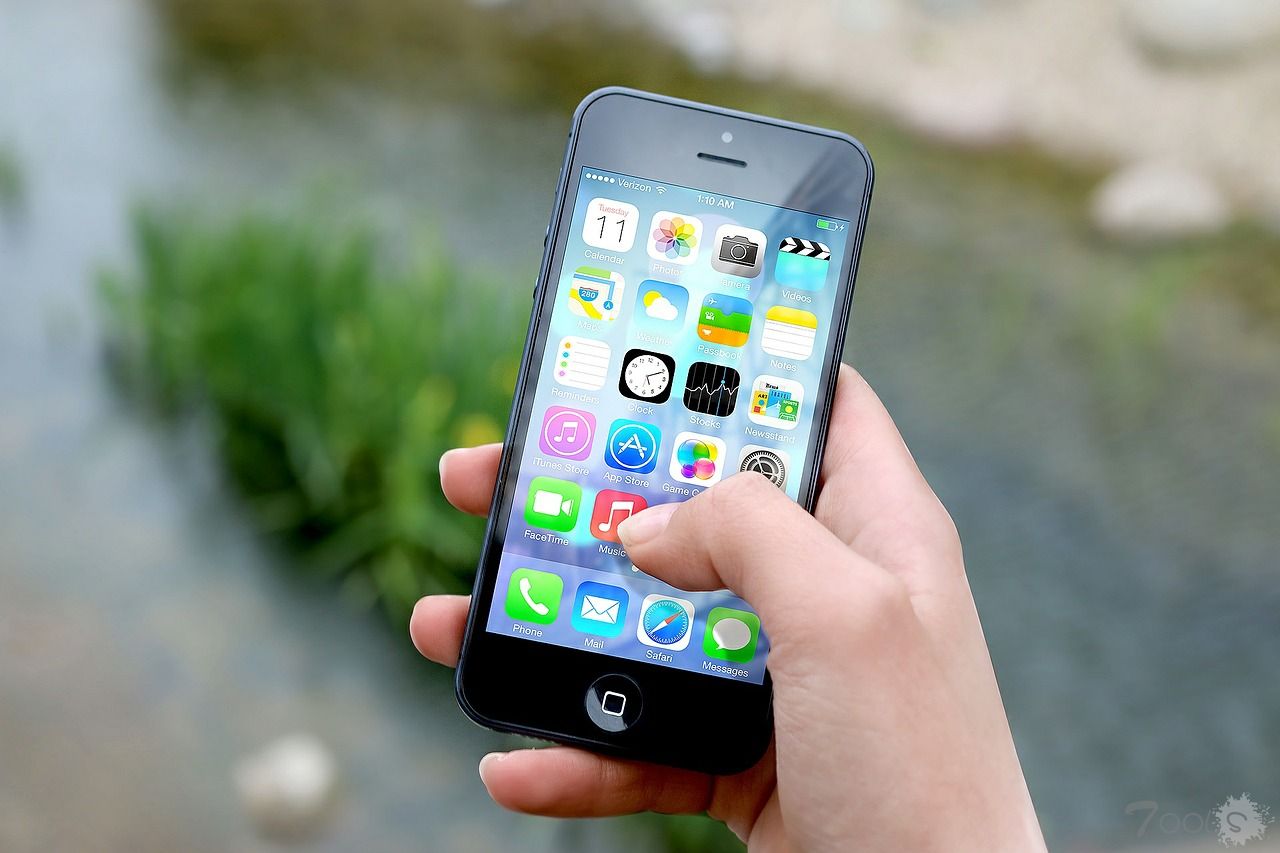 苹果最新的 iOS 更新修复了黑客能通过 Wi-Fi 接管 iPhone 的漏洞