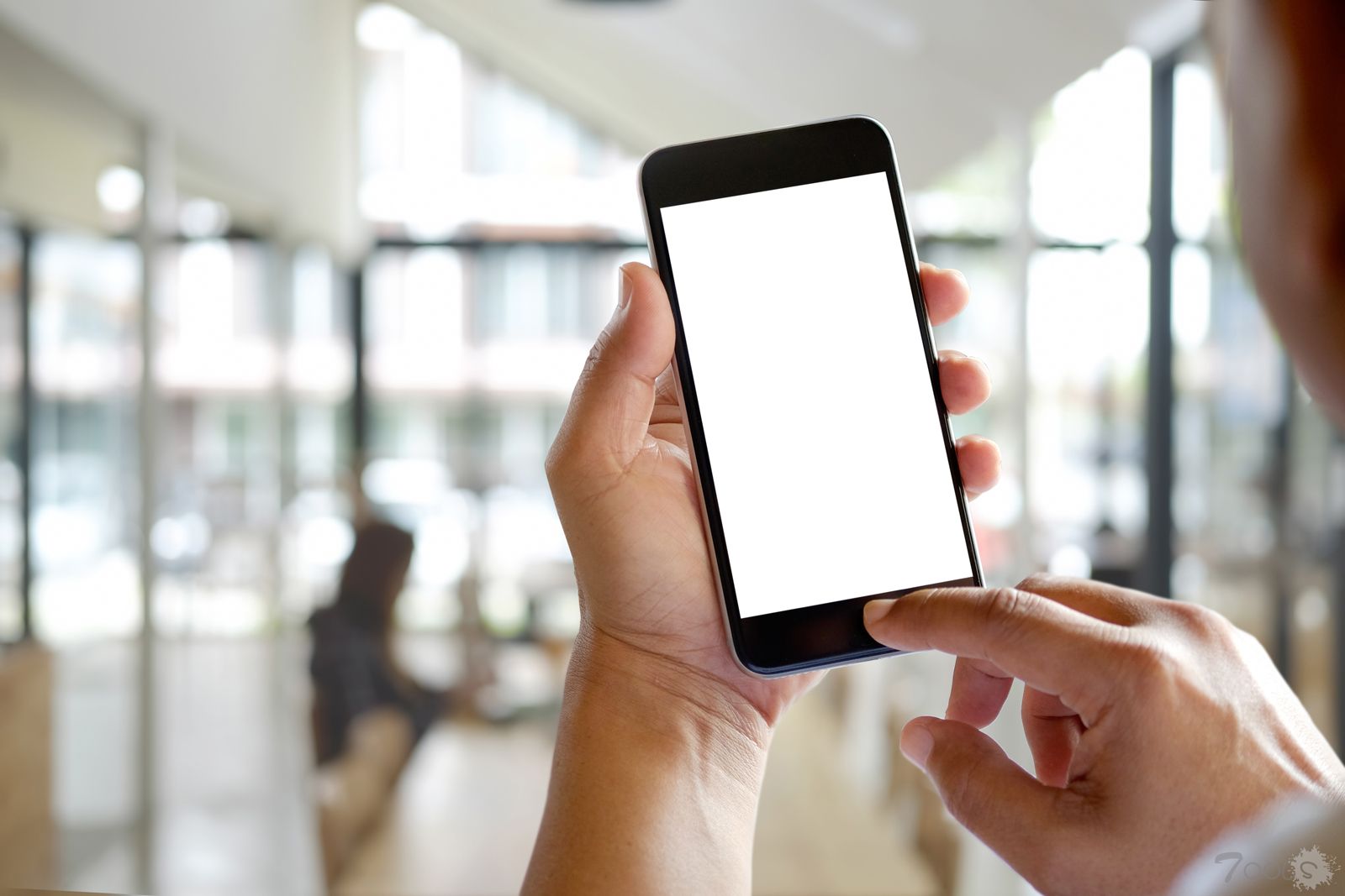 iPhone 据报将能用 NFC 来解开门禁